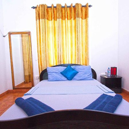 The Blue Beach Guesthouse Negombo Exterior photo